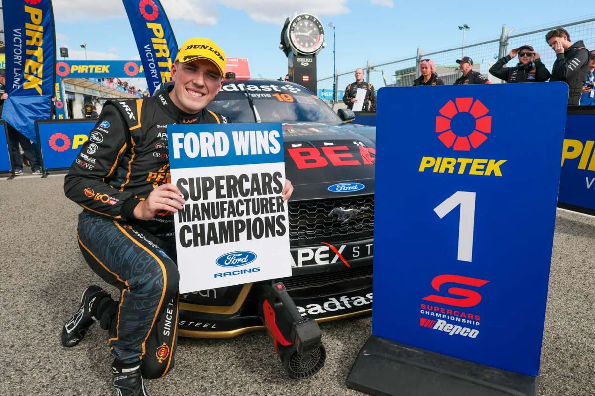 マット・ペインが週末2勝！フォードがマニュファクチャラーズ王座奪還／RSC第8戦