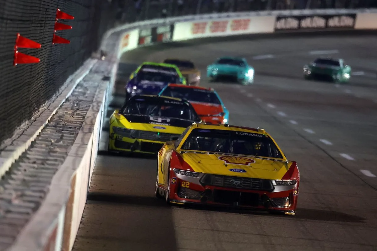 ロガーノ復調！直近4戦で2勝目、ランキング20位→9位に急浮上／NASCAR第24戦