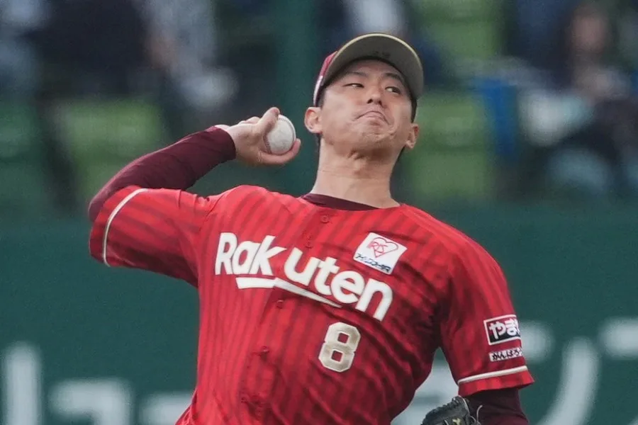 辰己涼介が神がかり“3点プレー”！開始直後の背走キャッチにファン絶叫