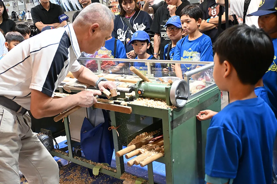 ハマの番長・三浦大輔、投手なのに打撃でギネス記録！長尺バットの秘密