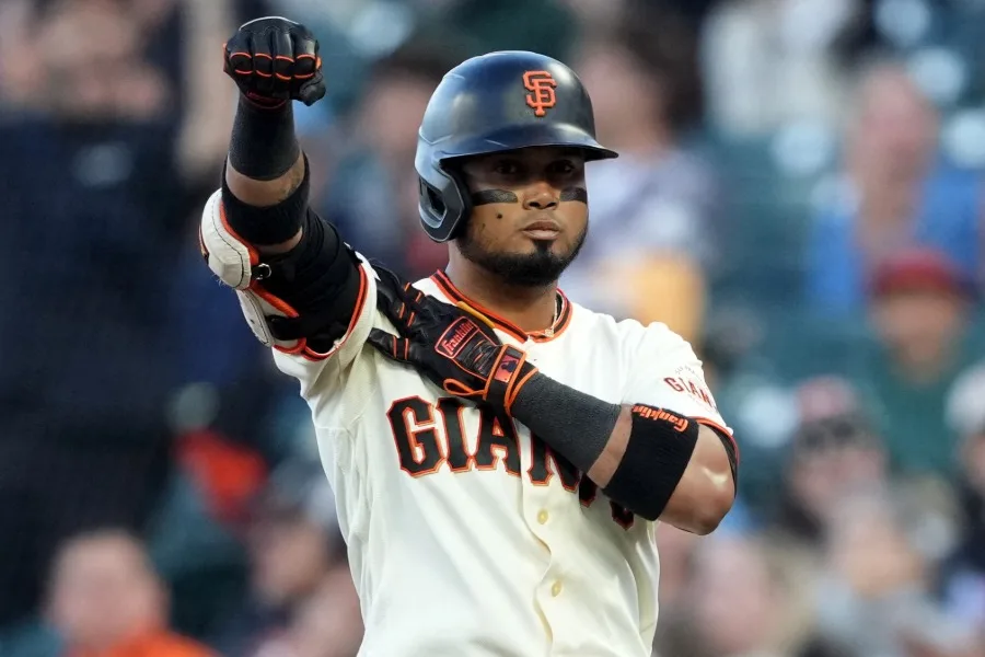 フィリーズ、首位打者アラエス獲得へ！ハーパー外野転向で超豪華内野陣