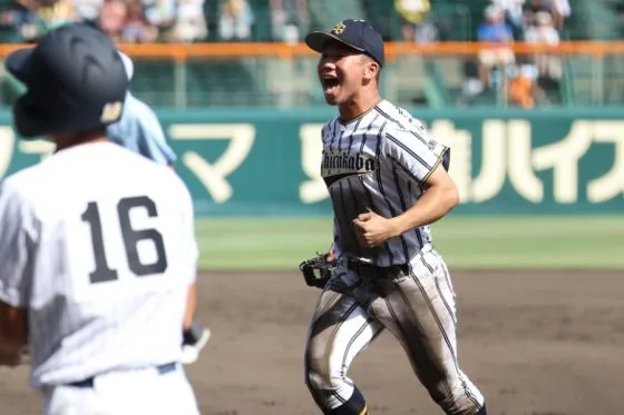 白樺学園2年生コンビが魅せた神ダブルプレー！カナダのテレビ局も大絶賛