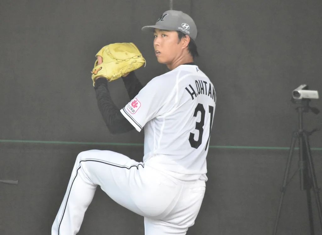 復活への階段。ロッテ・大谷輝龍、最速159キロの剛腕が語る「今年中に150キロ台へ」