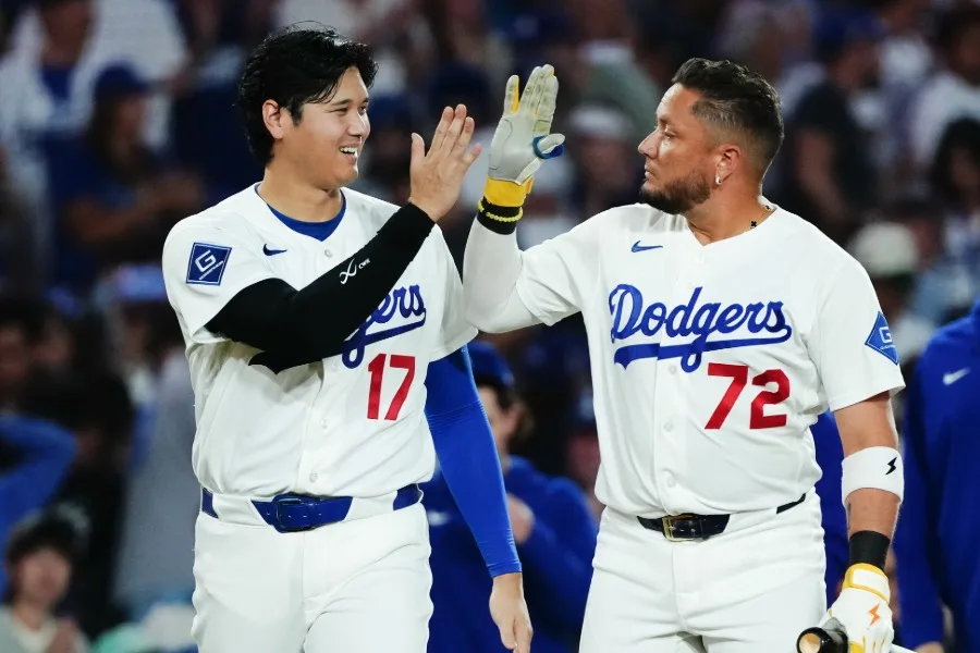 大谷翔平＆山本由伸＆佐々木朗希！ド軍カメラマンが捉えた“胸熱”3ショットにファン歓喜