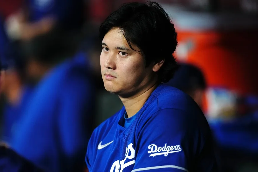 ロバーツ監督が大谷翔平に繰り返した本音「安全に走ってほしい」左膝負傷の危険と献身