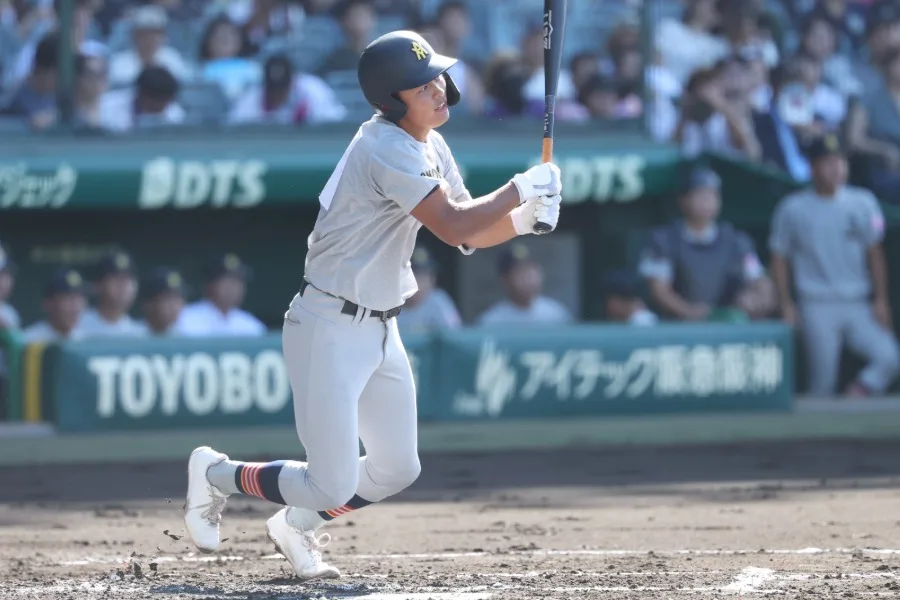青森山田アルプスでまさかの「Xジャンプ」炸裂！斬新ユニも話題の夏甲子園