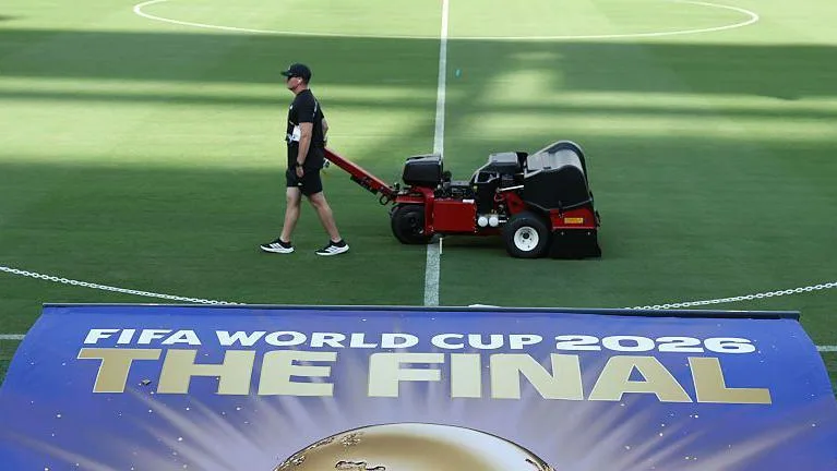 W杯で天然芝を知ったNFL選手たち「なぜ俺たちだけ？」—キャプテン・ワーナーも声上げる