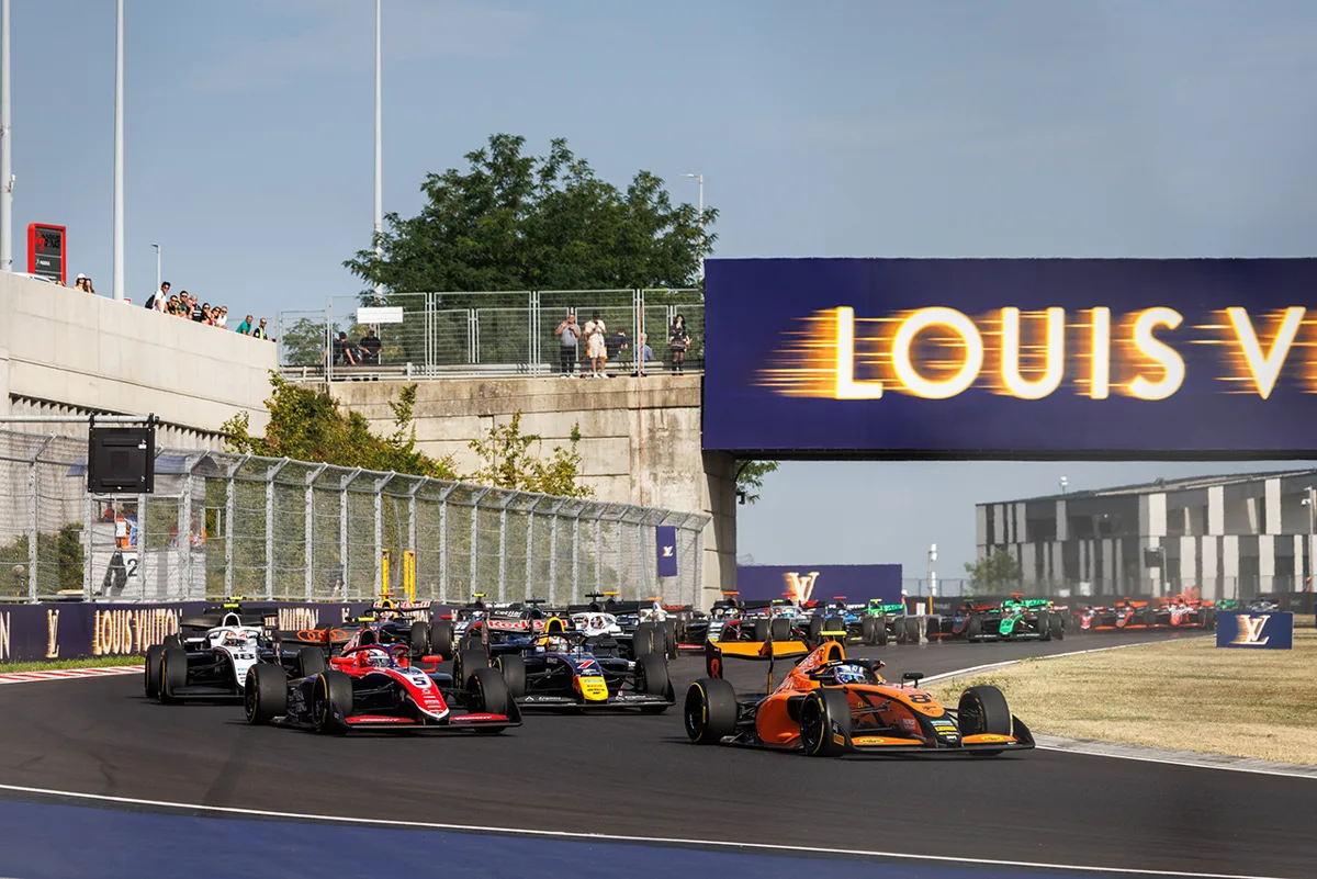 アウディ育成スレイターが首位浮上！FIA F3第7戦ハンガロリンク熱戦