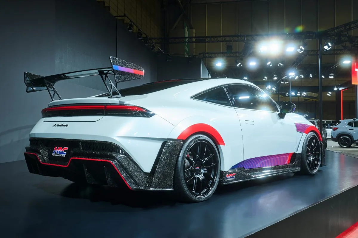アレックス・ボウマンが2027年でNASCARフルタイム引退へ。HMSの盟友が決断